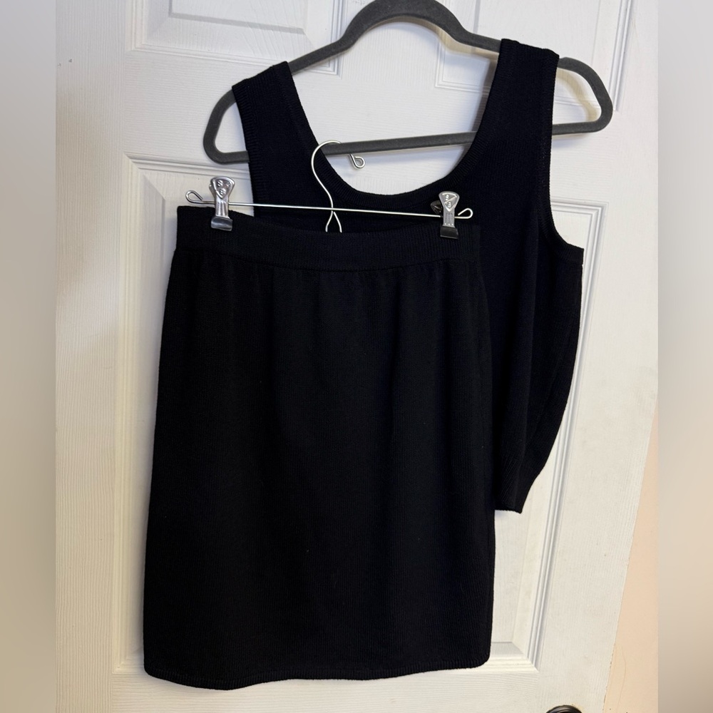 St. John Basics 2 Piece Set Tank Top Skirt Black Small 8 Santana Knit Stretch - Picture 7 of 15